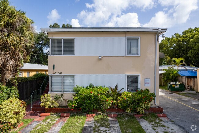 Building Photo - 2150 SW 26th St