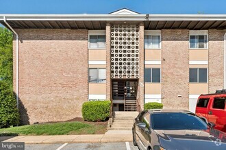Building Photo - 575 Wilson Bridge Dr