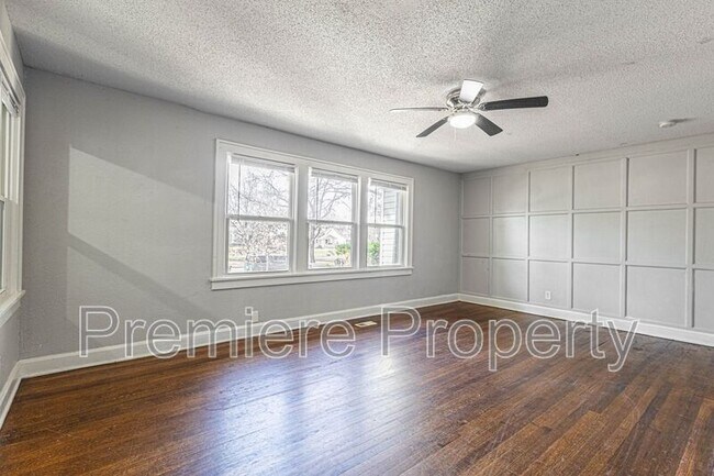 Foto del edificio - 5421 The Paseo