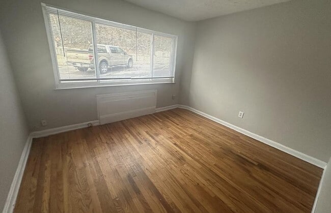 Building Photo - 596 Lowell Ave