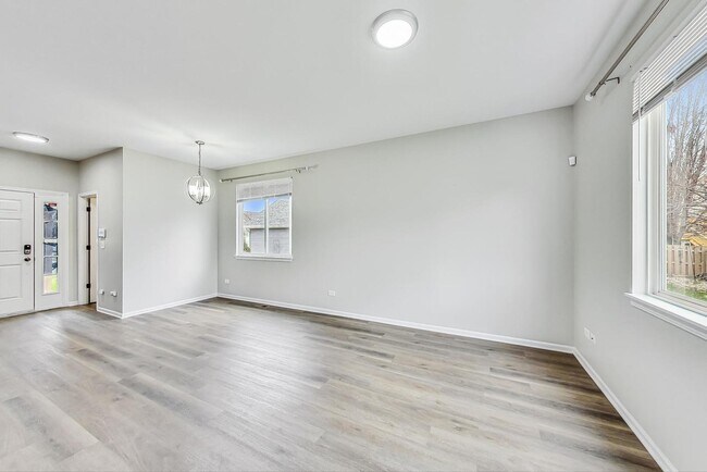 Building Photo - 3818 Adesso Ln