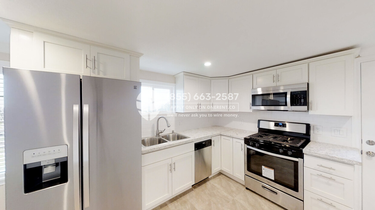 Primary Photo - 24546 Karina St