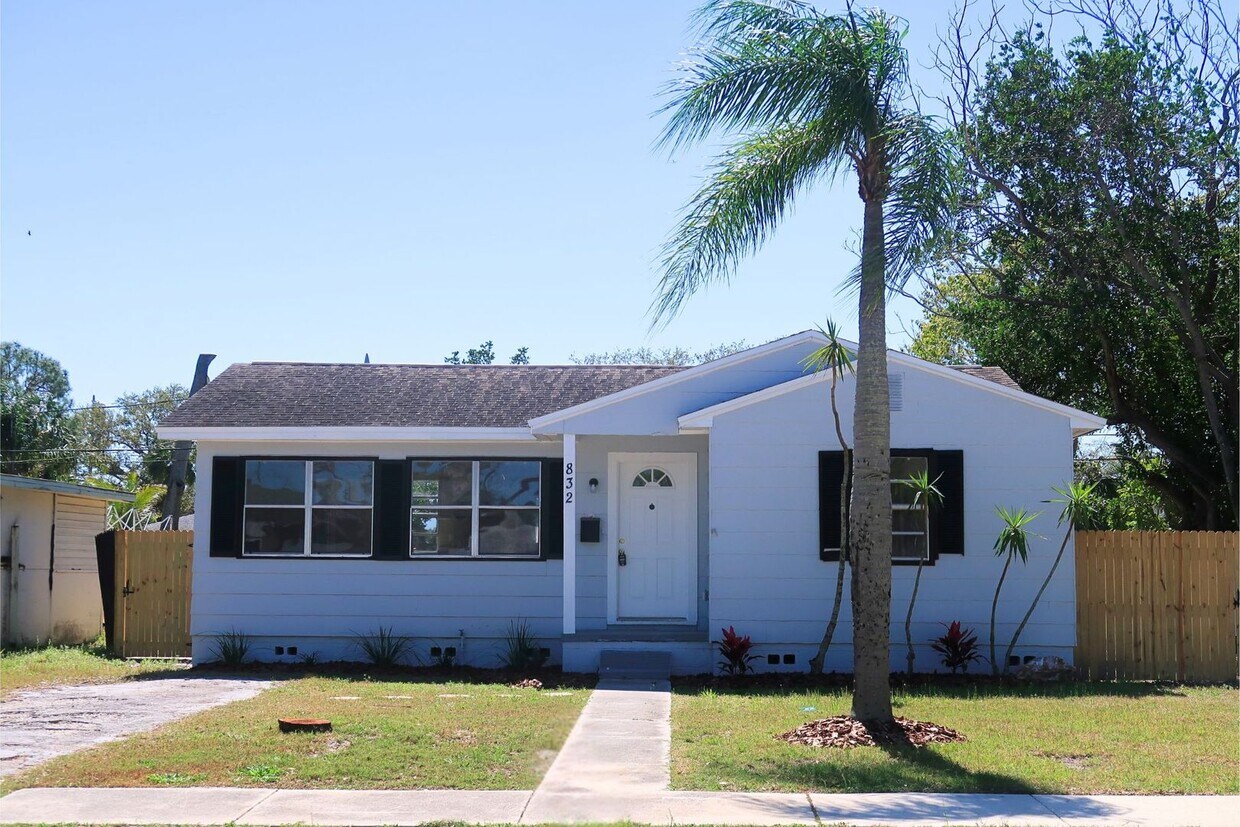 Foto principal - 832 59th Ave NE