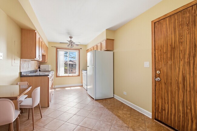 Building Photo - 744 Briar Hill Ln