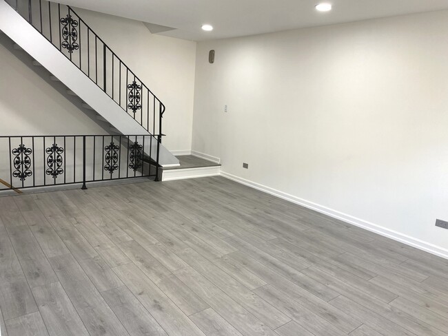 Foto del edificio - 654 Inverrary Ln
