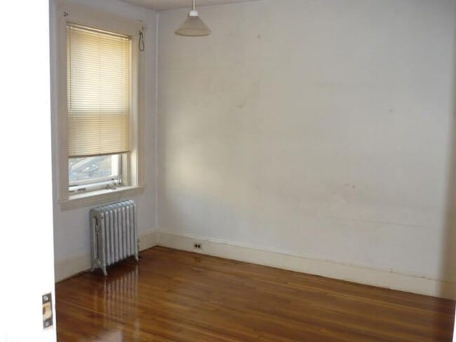 Building Photo - No Brokers Fee, Short Walk to BU and Cooli...