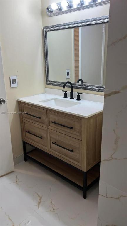 Foto del edificio - 6284 NW 186th St