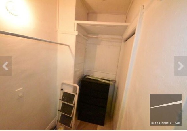 Foto del edificio - 1713 Putnam Ave