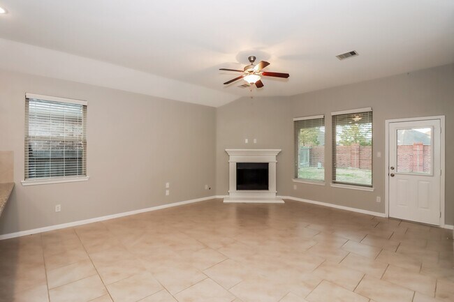 Foto del edificio - 5518 Glenfield Spring Ln