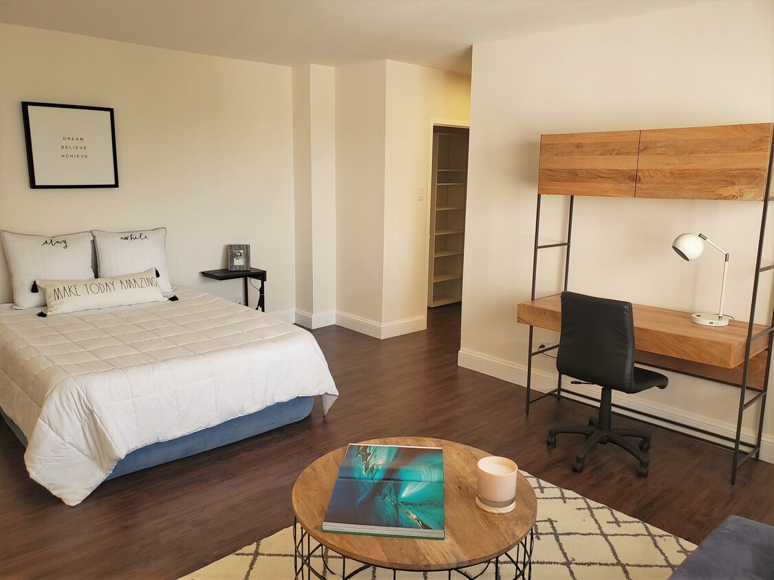 10401 Wilshire - PENTHOUSES AVAILABLE - 10401 Wilshire Blvd