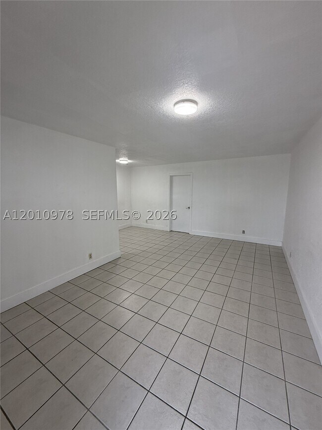 Foto del edificio - 9375 SW 40th St