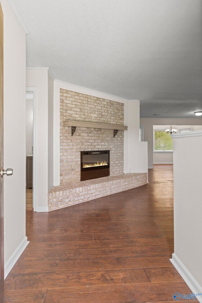 Building Photo - 1011 Sandy Springs Rd NW