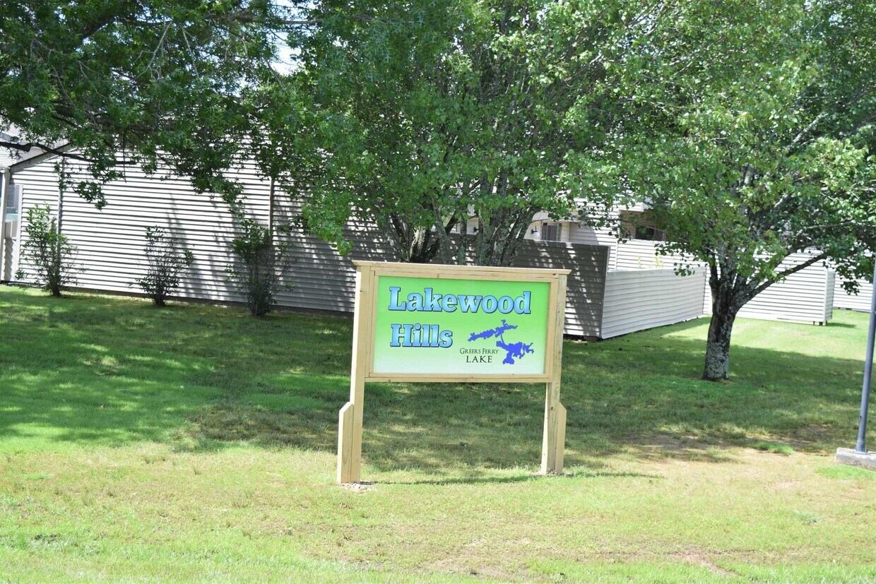 Primary Photo - 135 Hillview Dr