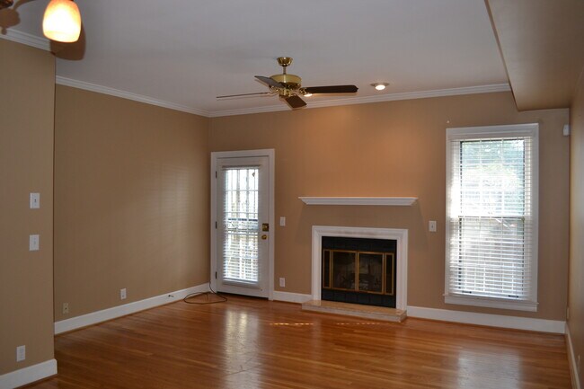 Building Photo - 3851 Whitland Ave
