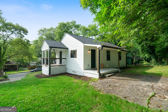 Building Photo - 515 Harper Ave SW