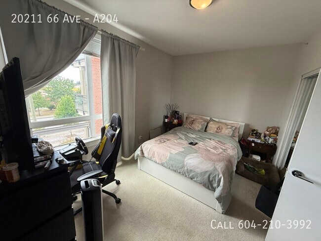 Building Photo - Cute Condo