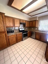 Building Photo - 12030 Hedgegate Dr