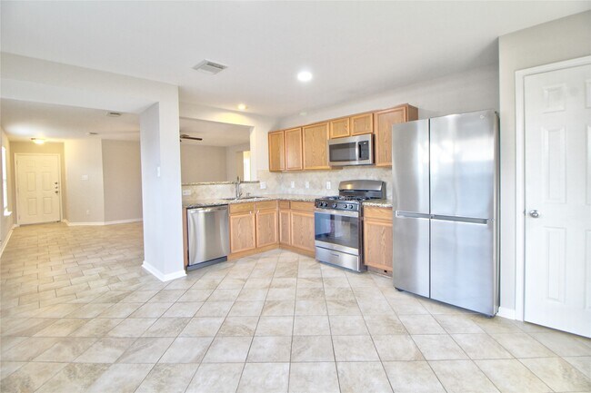 Building Photo - 29407 Legends Green Dr
