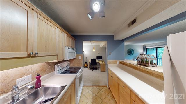 Building Photo - 5012 Sardis Rd