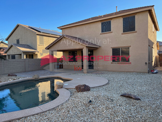 Building Photo - Stetson Valley with Pool!