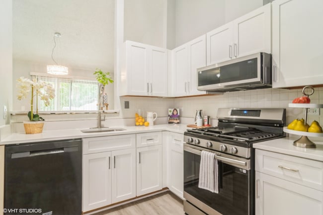 Building Photo - 542 Lyon Dr