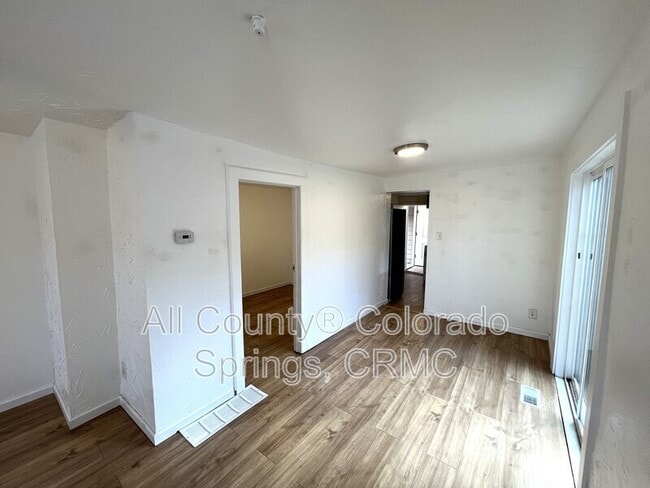 Building Photo - 519 S El Paso St