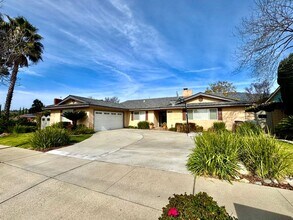 Building Photo - 269 E Miramar Ave