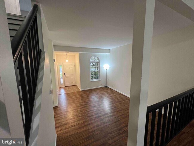 Foto del edificio - 6247 Spring Knoll Dr