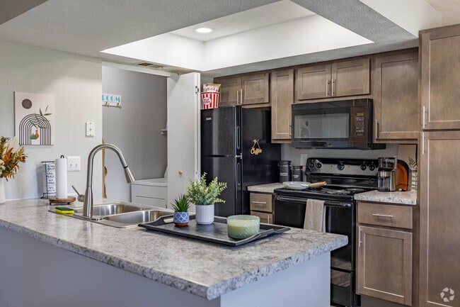 Renovated Canyon - Highland Ridge Apartments - HLR