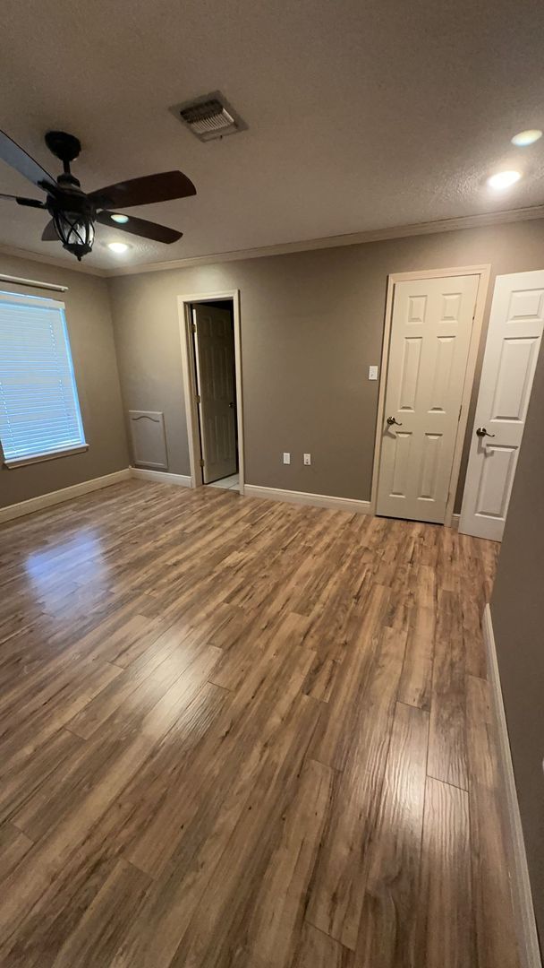 Foto del edificio - Spacious, Quiet and Updated 3 Bedroom 2 Bath