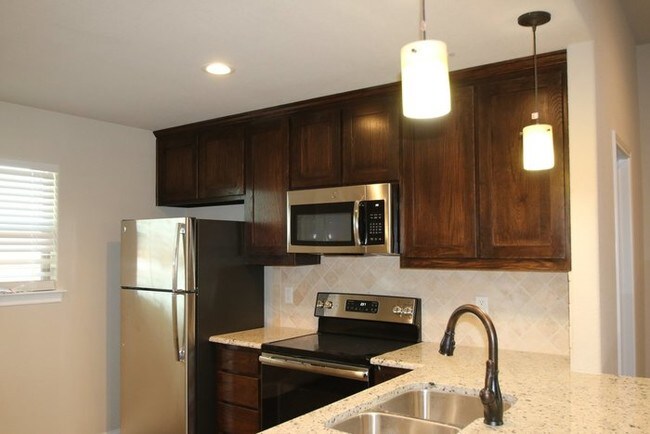 Building Photo - 1313 White Sand Drive