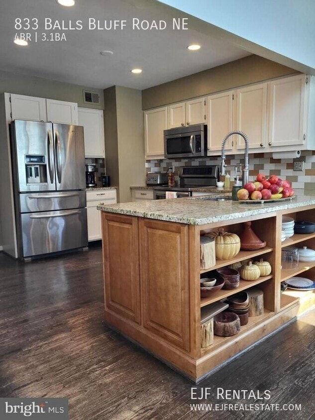 Foto principal - 833 Balls Bluff Rd NE