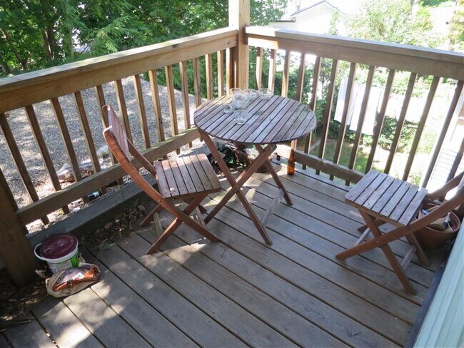 Foto del edificio - 64 Linden Ave