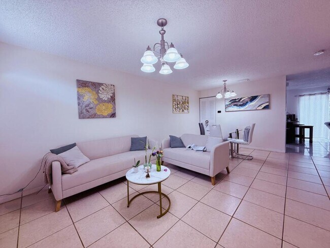 Foto del edificio - 8431 NW 188th Terrace