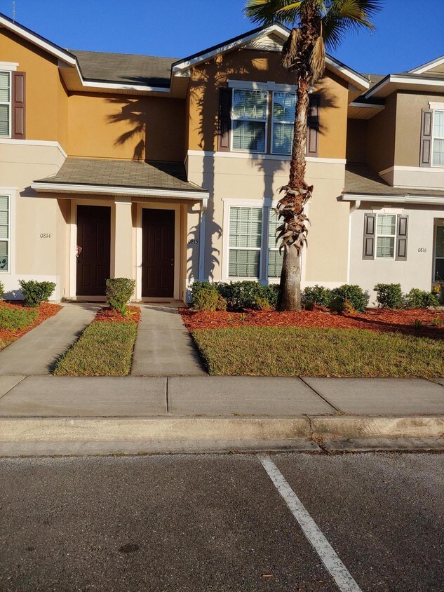 Foto del edificio - 7920 Merrill Rd