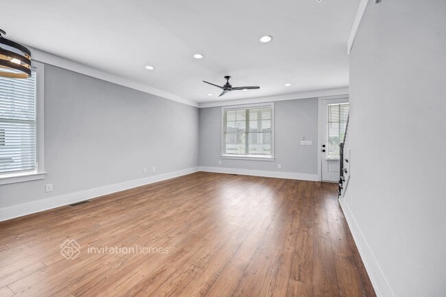 Building Photo - 251 Founders Ln