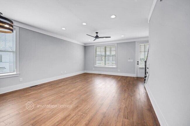 Foto del edificio - 251 Founders Ln