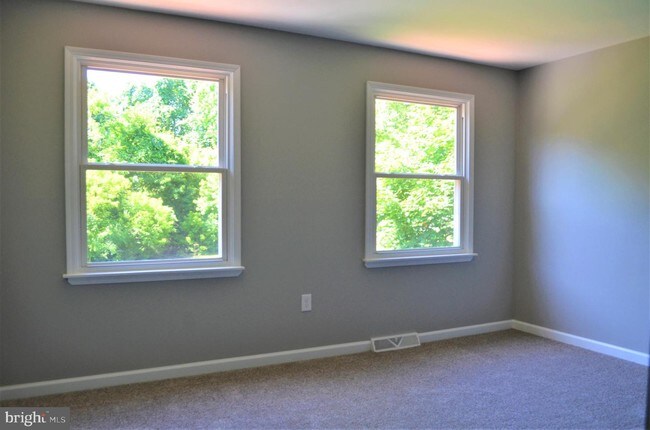 Foto del edificio - 9 Sandy Ridge Dr