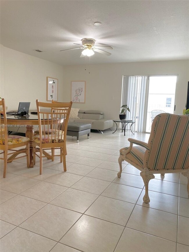 Building Photo - 21 E 3rd St