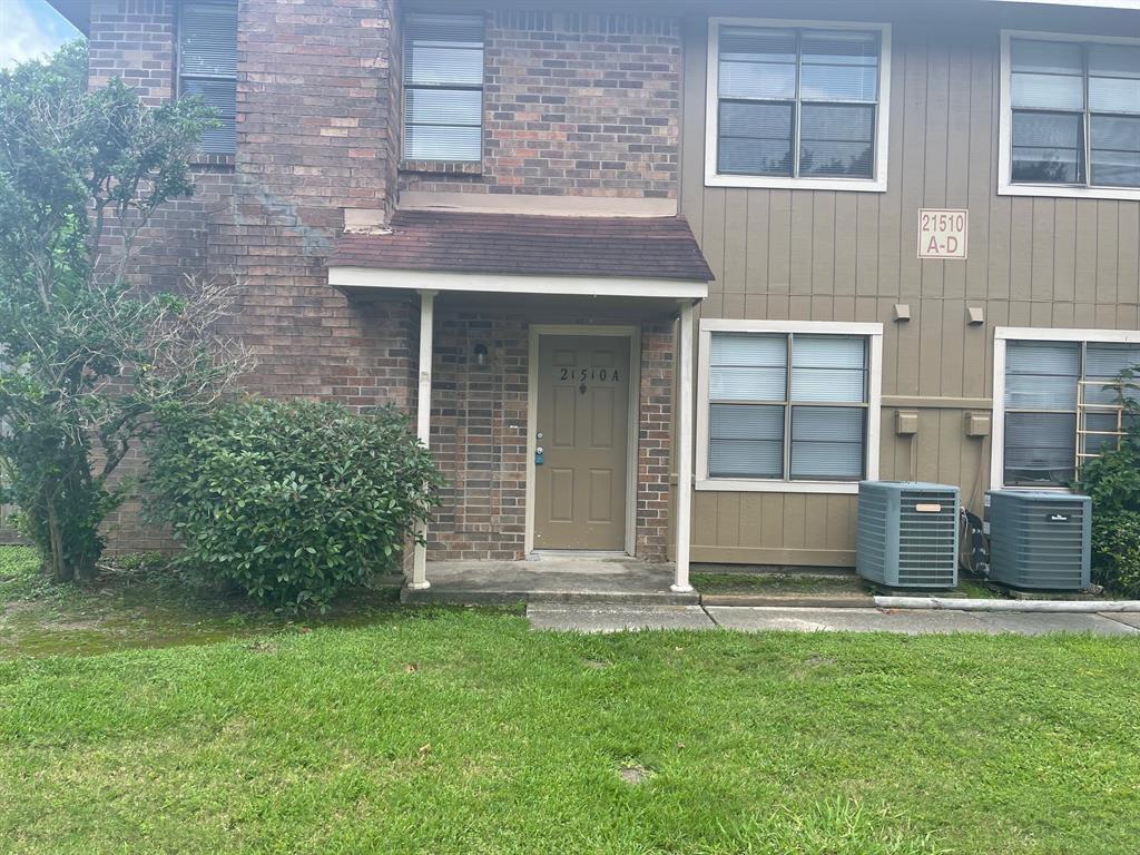 Primary Photo - 21510 Millhouse Ct