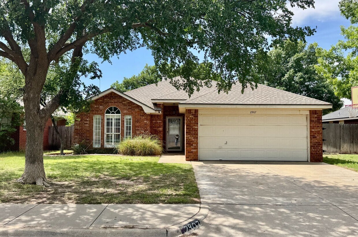 Building Photo - Adorable 3/2 in South Lubbock! More Pictur...