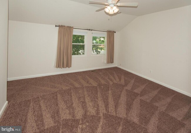 Foto del edificio - 3341 Thomas Point Rd