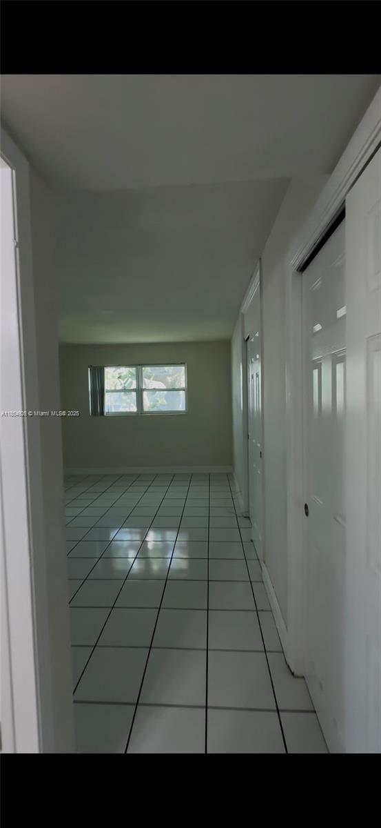 Foto del edificio - 941 NE 170th St