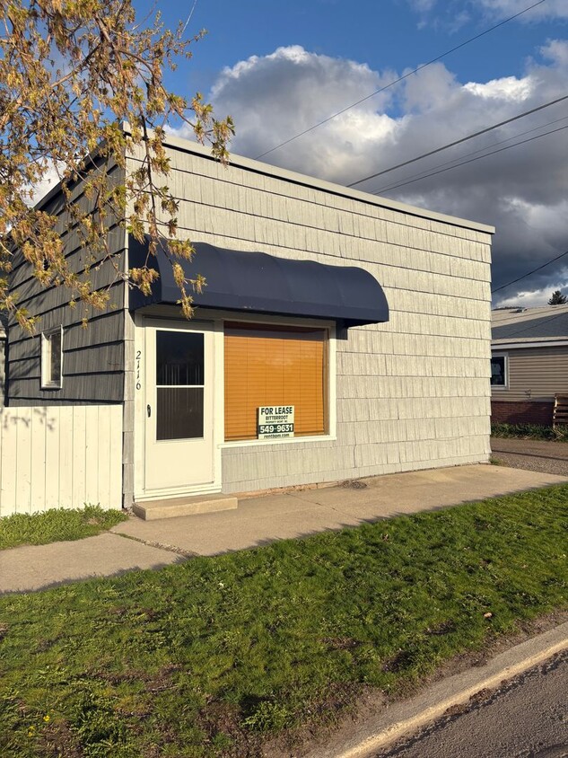 Primary Photo - Charming 1BR Apartment on Historic Higgins...