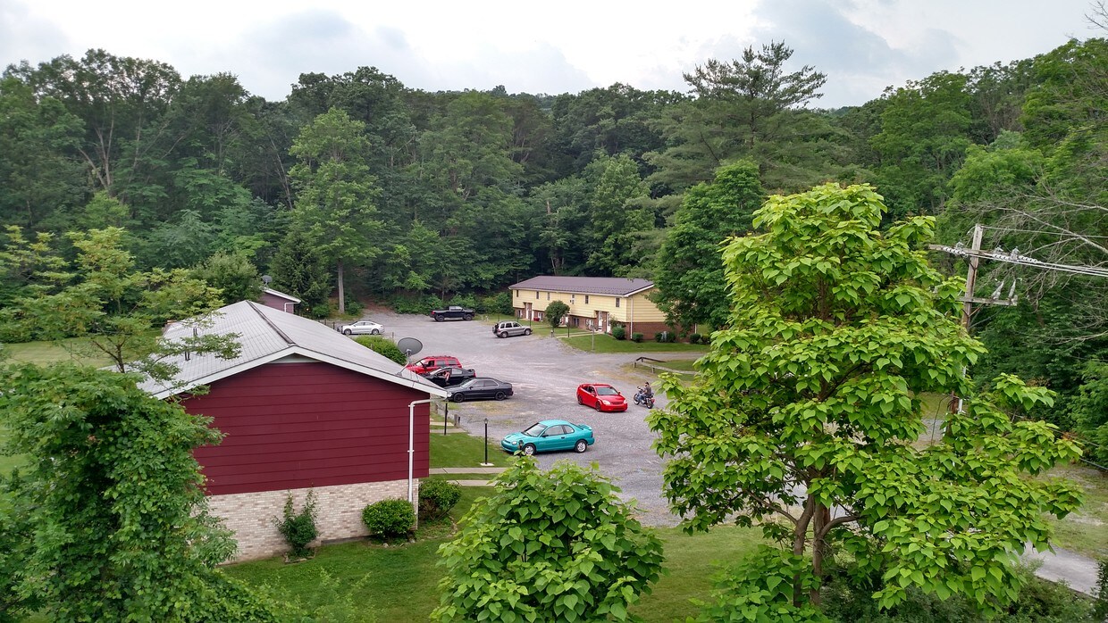 808 Hickory St, Tyrone, PA 16686 Apartments in Tyrone, PA