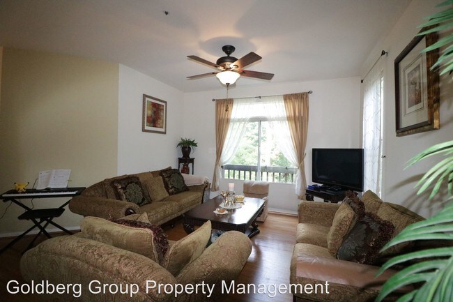 Building Photo - 10201 Cove Ledge Ct