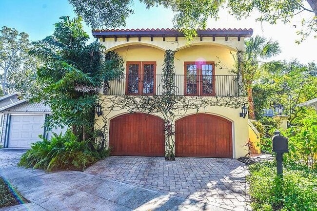 Foto del edificio - 2109 W Dekle Ave