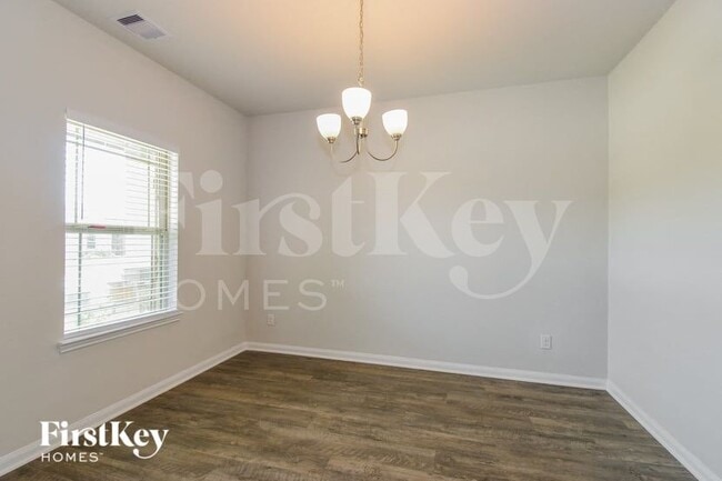 Foto del edificio - 317 Lk Wy Cir