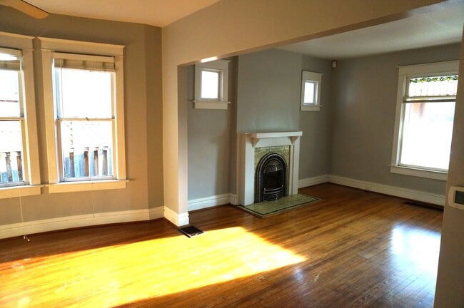 Dining Room/Living Room - 2844 N Marion St