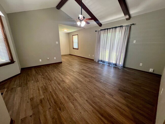 Foto del edificio - Cozy 2 Bedroom/1 Bathroom Duplex for Rent ...